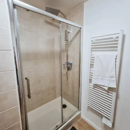 Center Rue Zola : Space And Comfort * Troyes