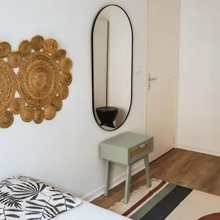 Apartment Center Rue Zola : Space And Comfort