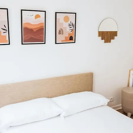 Center Rue Zola : Space And Comfort Τρουά