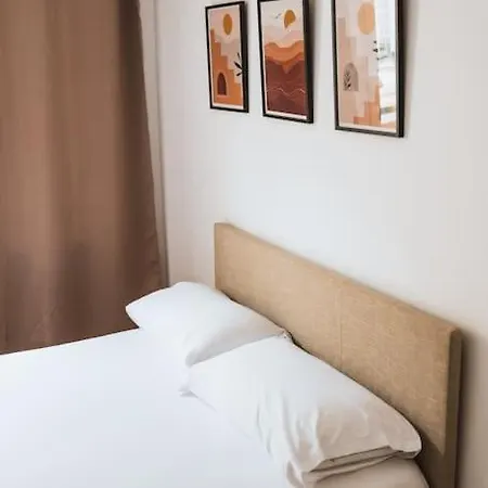 Center Rue Zola : Space And Comfort