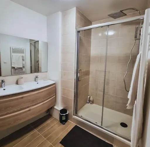 Center Rue Zola : Space And Comfort Apartman